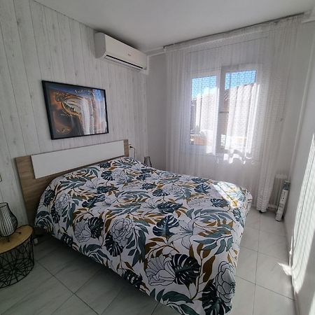 רוזס Lovely One Bedroom With Balcony מראה חיצוני תמונה