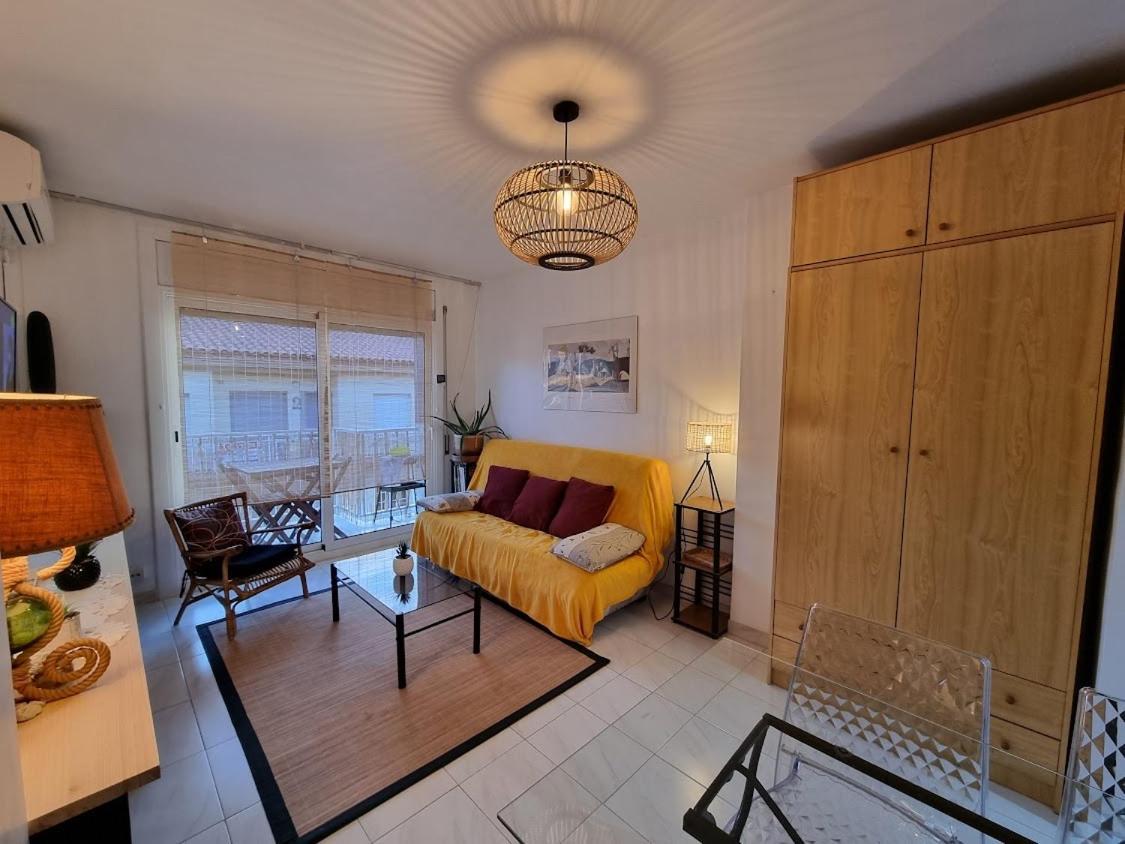 רוזס Lovely One Bedroom With Balcony מראה חיצוני תמונה